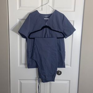 Grey scrubstar set size medium